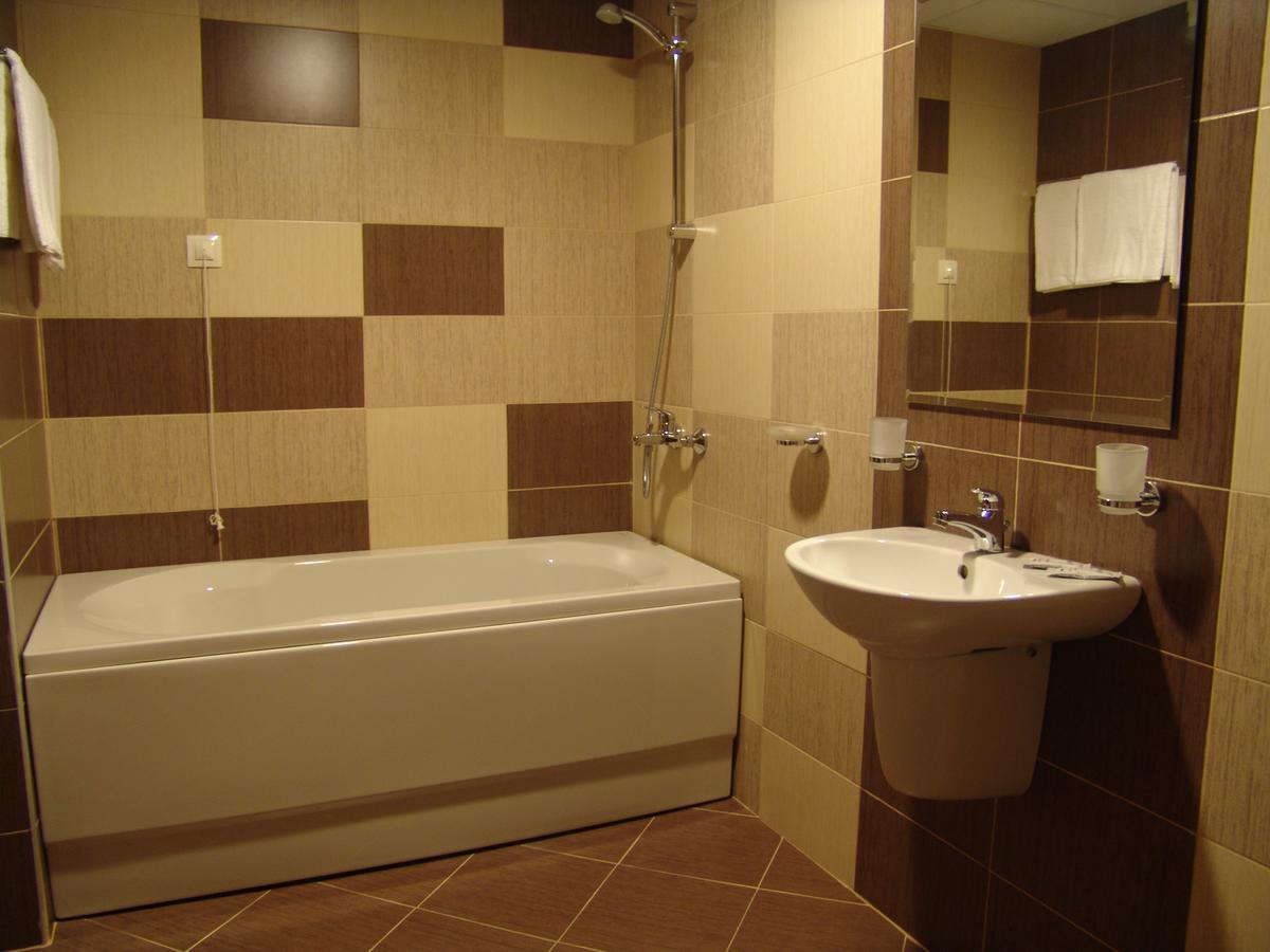 Hotel Łowecz Zewnętrze zdjęcie