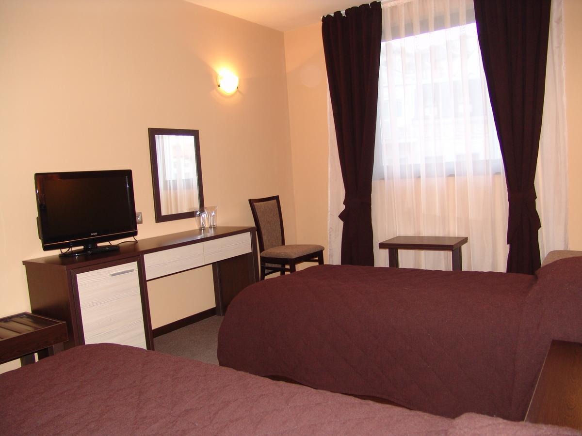Hotel Łowecz Zewnętrze zdjęcie