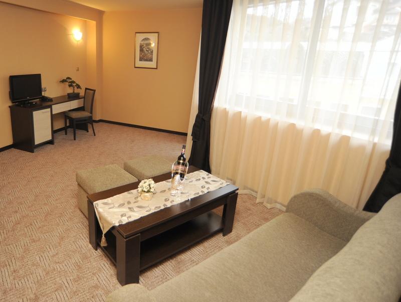 Hotel Łowecz Zewnętrze zdjęcie